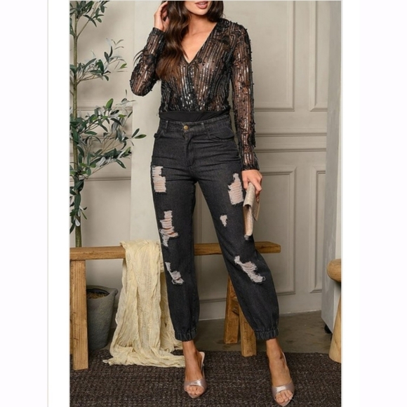 Womens Long Sleeve V-Neck Beaded Lace Bodysuit - Picture 8 of 11